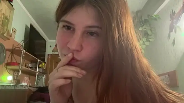 Snapshot of EmmaLovelyBB chatting on 05-24-26, 06:46 EmmaLovelyBB online show from 05-24-26, 06:46