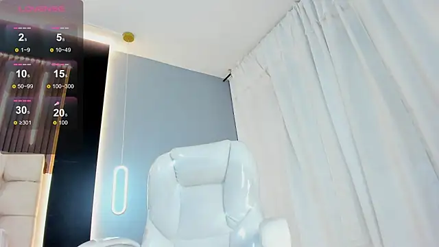 Snapshot of Amara_lune chatting on 05-30-26, 02:47 Amara lune online show from 05-30-26, 02:47