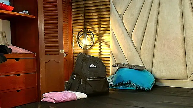 isabella luxet online show from 07-13-26, 12:08
