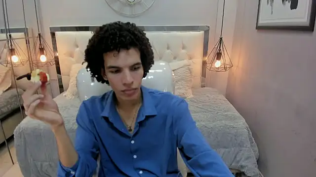 Snapshot of felix_haze chatting on 05-20-26, 05:30 felix haze online show from 05-20-26, 05:30