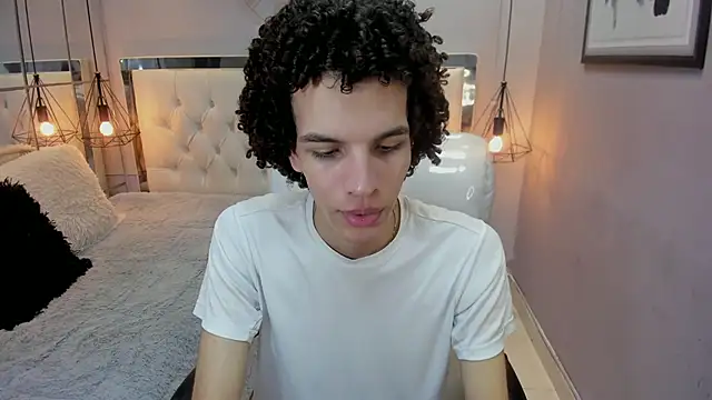 Snapshot of felix_haze chatting on 05-26-26, 05:42 felix haze online show from 05-26-26, 05:42