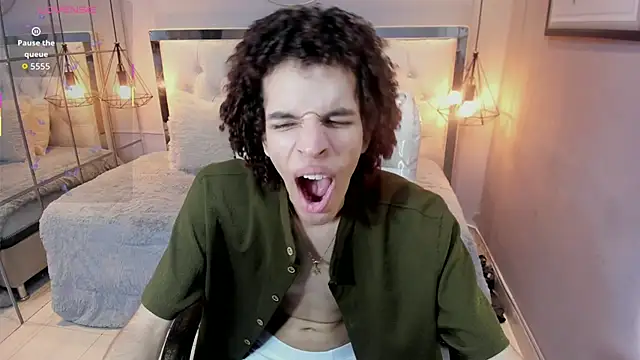 Snapshot of felix_haze chatting on 05-27-26, 06:05 felix haze online show from 05-27-26, 06:05