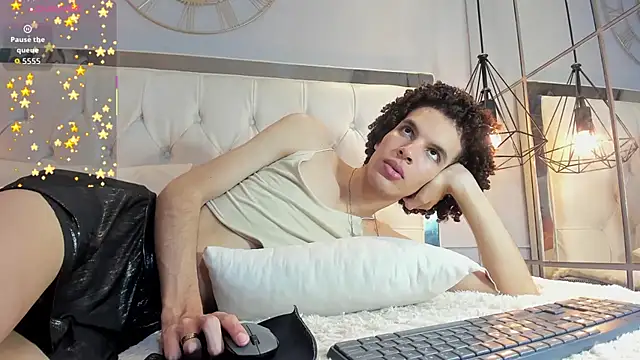Snapshot of felix_haze chatting on 07-15-26, 06:02 felix haze online show from 07-15-26, 06:02