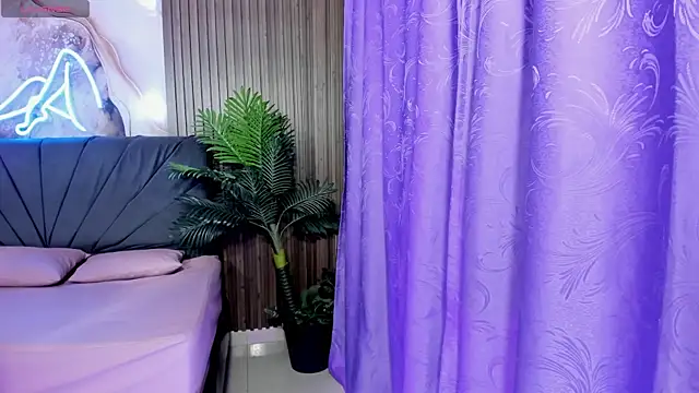 Snapshot of Kiara_tay chatting on 06-15-26, 03:20 Kiara tay online show from 06-15-26, 03:20