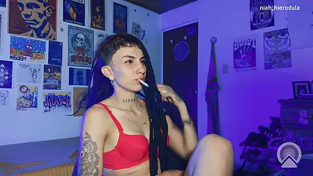 Snapshot of niah_11 chatting on 06-26-26, 11:53 niah 11 online show from 06-26-26, 11:53