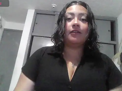 Alaia moretti online show from 05-30-26, 01:46