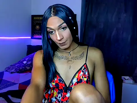 Snapshot of Alexxasexy chatting on 05-17-26, 07:43 Alexxasexy online show from 05-17-26, 07:43