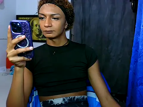 Snapshot of Alexxasexy chatting on 05-30-26, 06:27 Alexxasexy online show from 05-30-26, 06:27