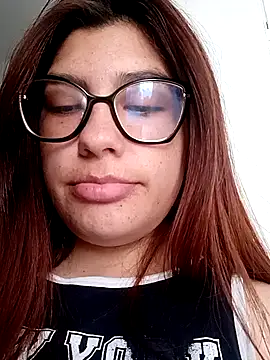 Snapshot of cutetemari chatting on 05-13-26, 03:31 cutetemari online show from 05-13-26, 03:31