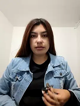 Snapshot of cutetemari chatting on 06-12-26, 02:10 cutetemari online show from 06-12-26, 02:10