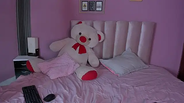 Snapshot of Arte_misa_ chatting on 05-16-26, 01:10 Arte misa online show from 05-16-26, 01:10