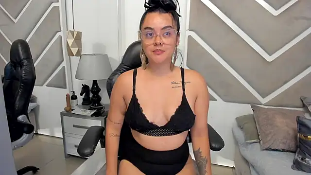 Perla Watson online show from 05-28-26, 04:32