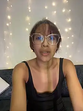 Snapshot of camig0x chatting on 05-16-26, 10:19 camig0x online show from 05-16-26, 10:19