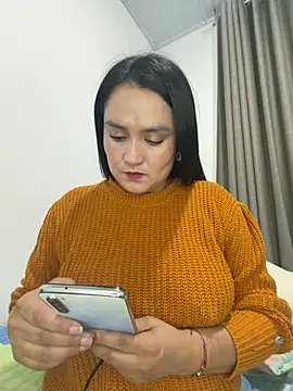 Snapshot of rousee69_ chatting on 05-26-26, 02:07 rousee69 online show from 05-26-26, 02:07