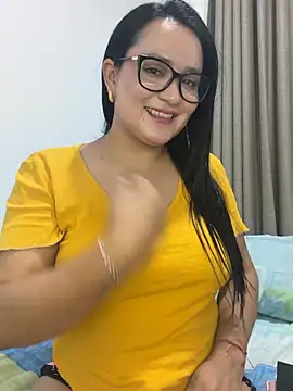 Snapshot of rousee69_ chatting on 05-27-26, 02:52 rousee69 online show from 05-27-26, 02:52