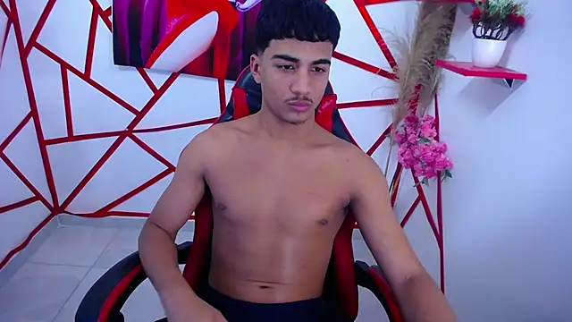 Snapshot of oliver-parker chatting on 07-11-26, 12:46 oliver-parker online show from 07-11-26, 12:46