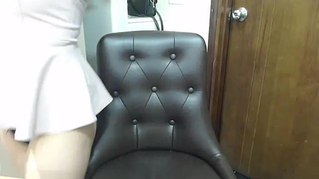 Snapshot of ani-want chatting on 07-08-26, 01:21 ani-want online show from 07-08-26, 01:21