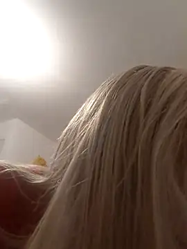 Snapshot of sofigirlgold chatting on 05-15-26, 08:10 sofigirlgold online show from 05-15-26, 08:10