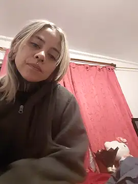 Snapshot of sofigirlgold chatting on 05-16-26, 09:39 sofigirlgold online show from 05-16-26, 09:39