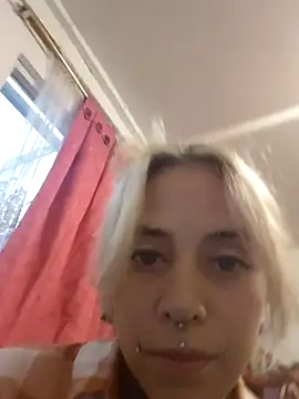 Snapshot of sofigirlgold chatting on 05-16-26, 10:52 sofigirlgold online show from 05-16-26, 10:52