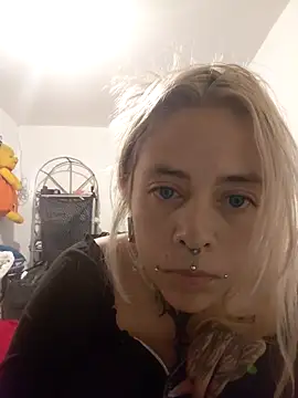 Snapshot of sofigirlgold chatting on 05-25-26, 04:18 sofigirlgold online show from 05-25-26, 04:18