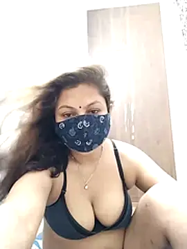 Snapshot of hot_kiran2000 chatting on 06-27-26, 02:12 hot kiran2000 online show from 06-27-26, 02:12