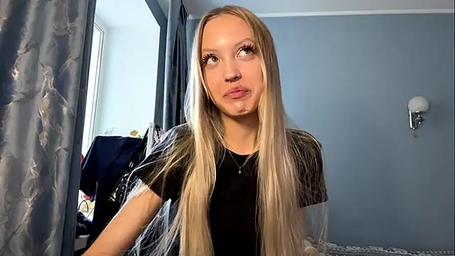 Snapshot of NievesHackey chatting on 05-25-26, 10:54 NievesHackey online show from 05-25-26, 10:54