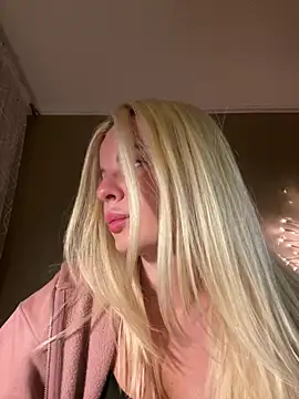 Snapshot of MissAnabel_ chatting on 07-17-26, 07:19 MissAnabel online show from 07-17-26, 07:19