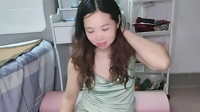 Snapshot of F-Yingying chatting on 05-22-26, 03:28 F-Yingying online show from 05-22-26, 03:28