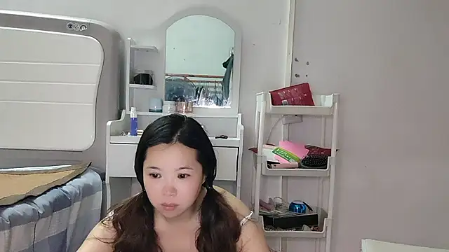 Snapshot of F-Yingying chatting on 05-25-26, 03:07 F-Yingying online show from 05-25-26, 03:07