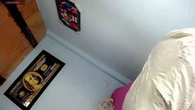 Snapshot of Emily_Hornys20 chatting on 05-14-26, 01:56 Emily Hornys20 online show from 05-14-26, 01:56