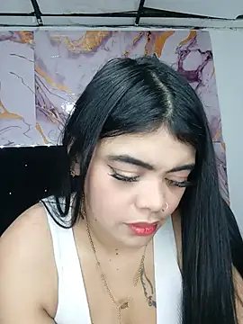 Snapshot of luxuryluna chatting on 06-10-26, 12:44 luxuryluna online show from 06-10-26, 12:44