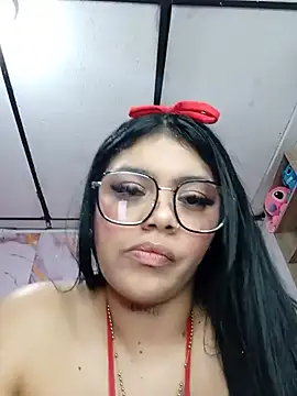 Snapshot of luxuryluna chatting on 06-25-26, 12:32 luxuryluna online show from 06-25-26, 12:32