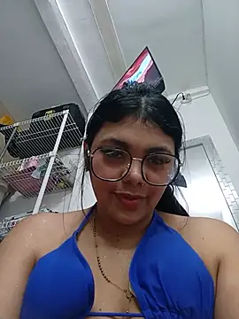 Snapshot of luxuryluna chatting on 07-12-26, 05:37 luxuryluna online show from 07-12-26, 05:37