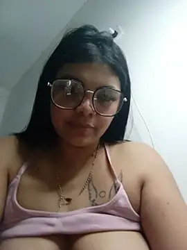 Snapshot of luxuryluna chatting on 07-14-26, 02:05 luxuryluna online show from 07-14-26, 02:05