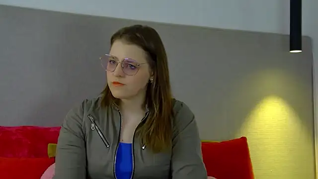 Snapshot of AlexaAvery chatting on 06-07-26, 06:50 AlexaAvery online show from 06-07-26, 06:50