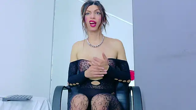 CassandraWhite online show from 07-11-26, 05:37