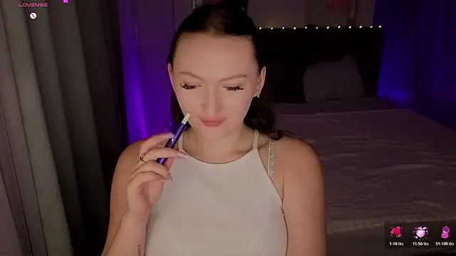 Snapshot of MizLouLou chatting on 06-04-26, 12:49 MizLouLou online show from 06-04-26, 12:49