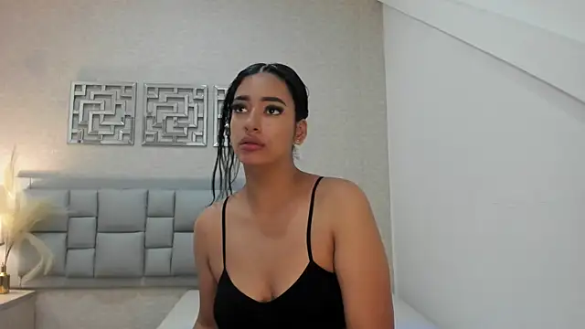 Snapshot of luna25__ chatting on 05-20-26, 12:11 luna25 online show from 05-20-26, 12:11