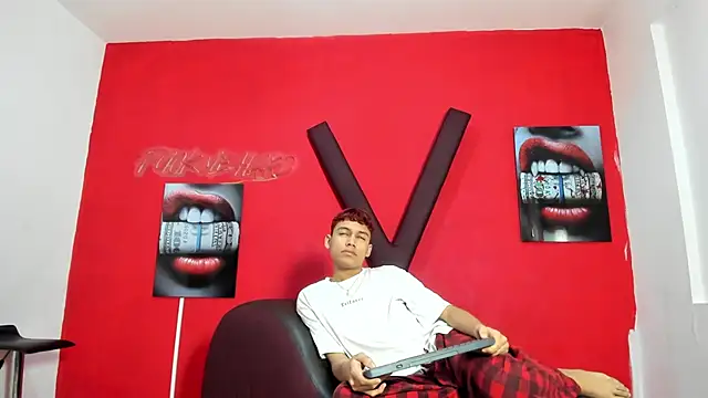 KING LOVERS1 online show from 05-23-26, 07:24