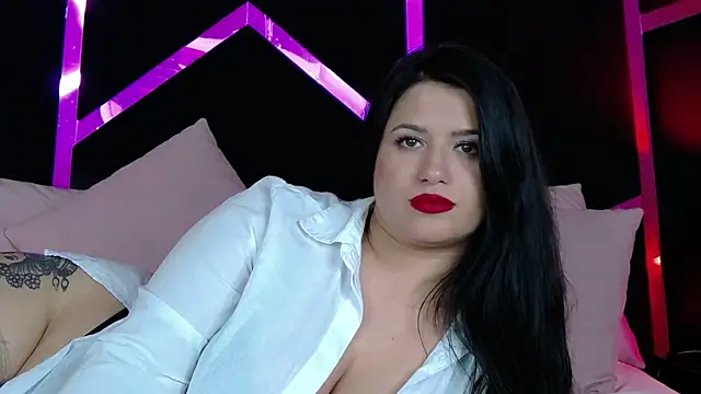 Snapshot of EssenaMonroe chatting on 07-06-26, 03:47 EssenaMonroe online show from 07-06-26, 03:47