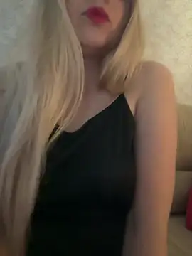 Snapshot of MirayHot chatting on 05-22-26, 08:53 MirayHot online show from 05-22-26, 08:53