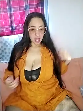 Snapshot of Pamela_sa chatting on 05-19-26, 05:19 Pamela sa online show from 05-19-26, 05:19