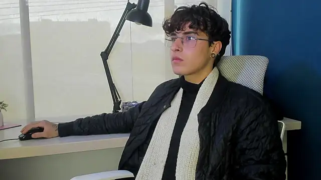 Snapshot of Krown_nox chatting on 05-21-26, 11:17 Krown nox online show from 05-21-26, 11:17