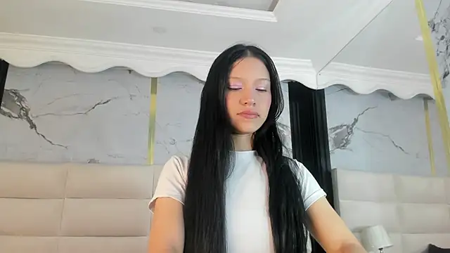 SophiieCalloway1 online show from 06-01-26, 03:14