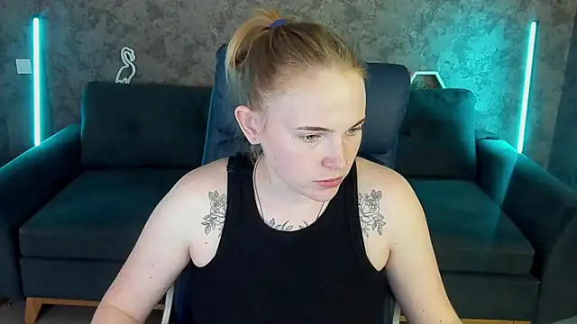 Snapshot of NikkyReyyy chatting on 05-19-26, 01:06 NikkyReyyy online show from 05-19-26, 01:06