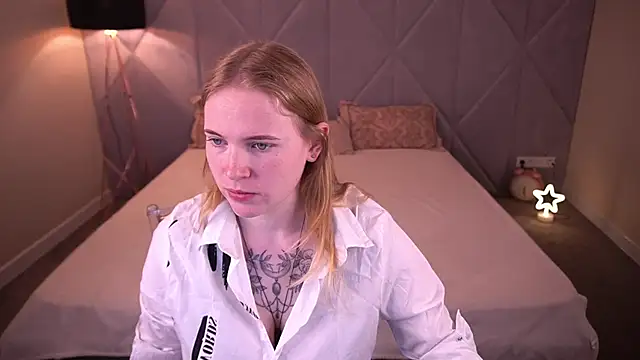 Snapshot of NikkyReyyy chatting on 05-25-26, 05:35 NikkyReyyy online show from 05-25-26, 05:35