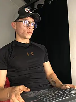 Snapshot of Salvatore_angelo chatting on 08-02-26, 03:27 Salvatore angelo online show from 08-02-26, 03:27