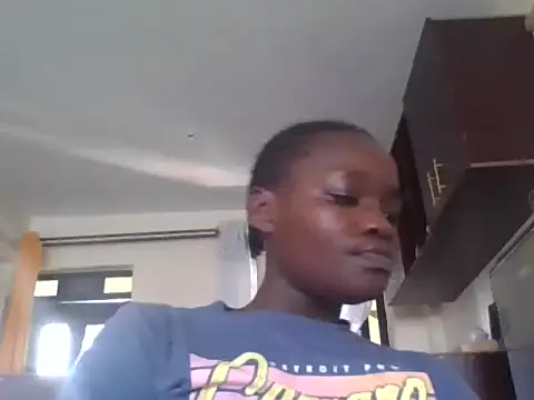 Snapshot of joyvall01 chatting on 06-14-26, 01:35 joyvall01 online show from 06-14-26, 01:35