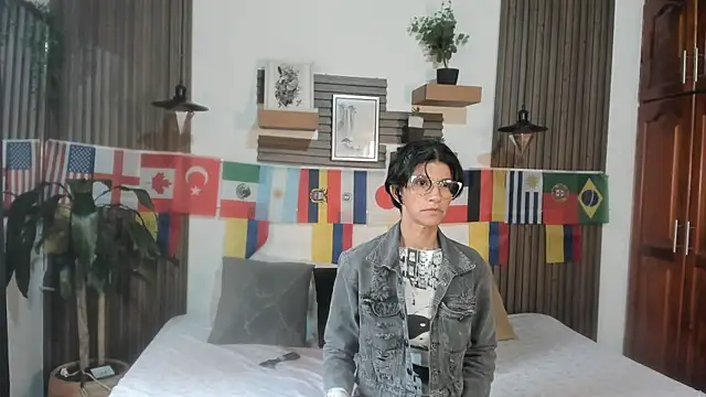 Snapshot of Evaa_campbell chatting on 06-13-26, 12:47 Evaa campbell online show from 06-13-26, 12:47